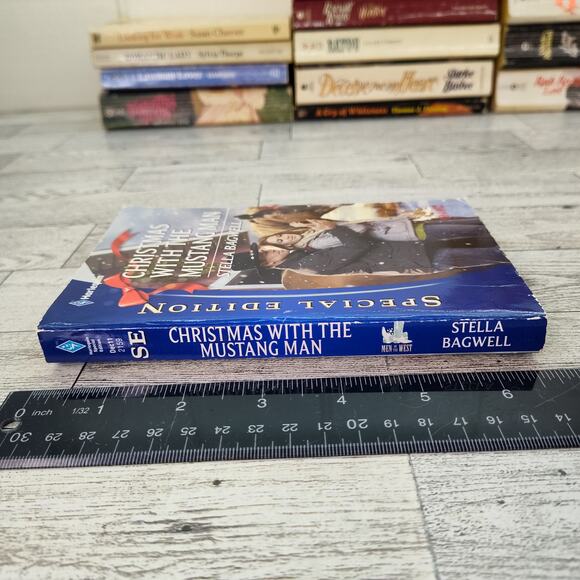 Christmas with the Mustang Man by Stella Bagwell 2011 Harlequin Romance - Picture 6 of 11